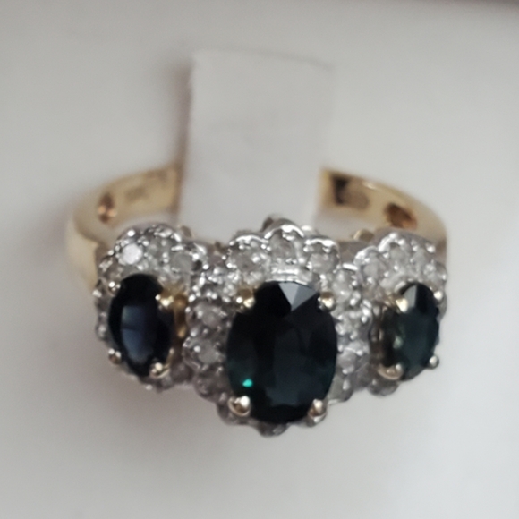 10K Gold Ring - Picture 15 of 17